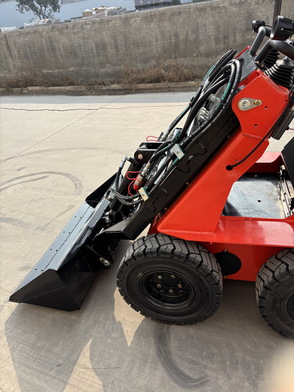 SSL-M-W(520) skid steer